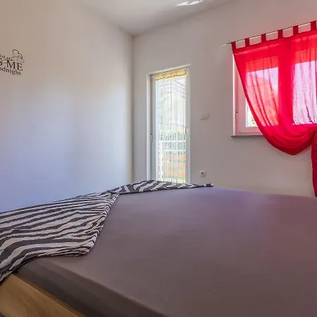 Charmantes Hundefreundliches Mit Privatem Balkon, Spielplatz, Grill Apartament *