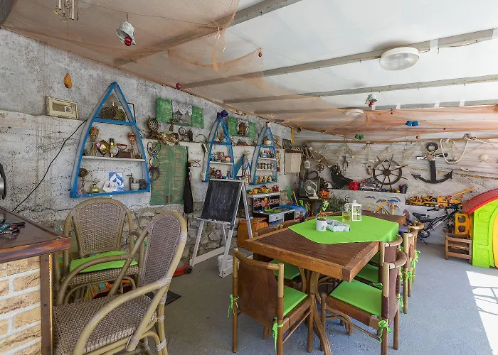 Charmantes Hundefreundliches Mit Privatem Balkon, Spielplatz, Grill Apartament *