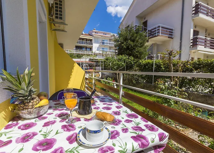 Charmantes Hundefreundliches Mit Privatem Balkon, Spielplatz, Grill Apartament Crikvenica