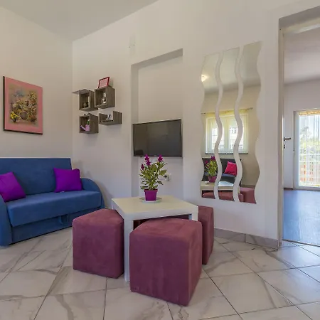 Charmantes Hundefreundliches Mit Privatem Balkon, Spielplatz, Grill *
