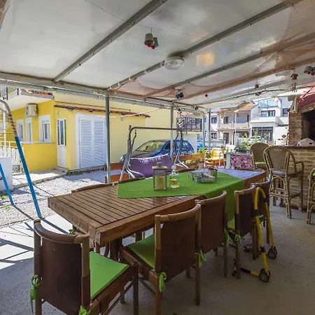 アパート Charmantes Hundefreundliches Mit Privatem Balkon, Spielplatz, Grill *